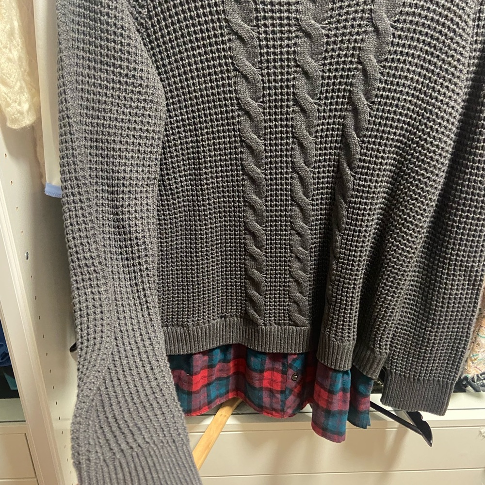 Sweater - Picture 4 of 4